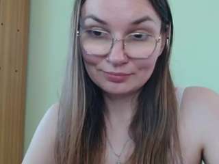 elly-classy live webcam show