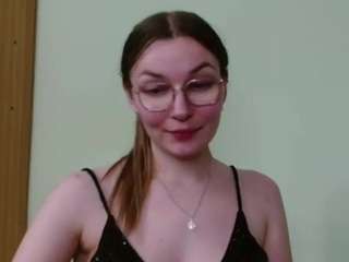 elly-classy live cam preview