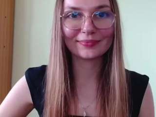 elly-classy live cam preview