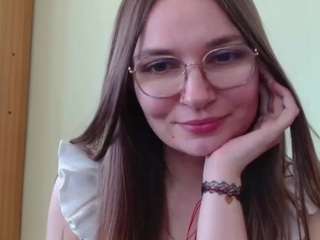 elly-classy live cam preview