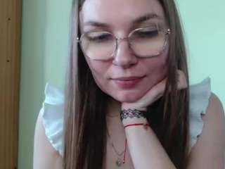 elly-classy live cam