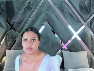 mia-evansx Live Webcam on CamSoda