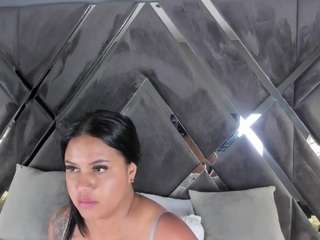 mia-evansx