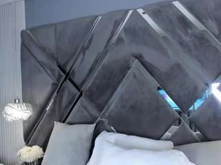 mia-evansx