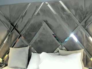 mia-evansx