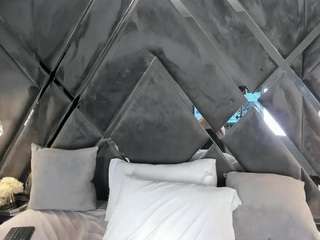 mia-evansx live cam preview