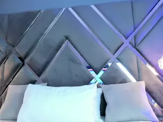 mia-evansx's Live Sex Cam Show