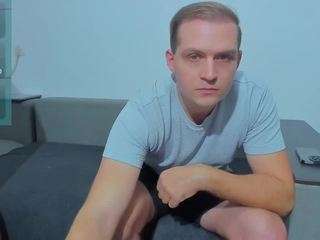 cosmicwarrior Live Webcam on CamSoda