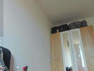 cosmicwarrior webcam model