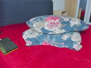 cosmicwarrior Live Webcam on CamSoda