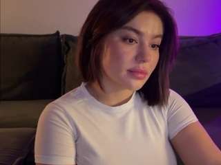 Youramy nude live cam