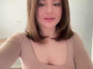 Live webcam model youramy on Soda Cams