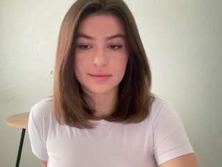 Live webcam model youramy on Soda Cams