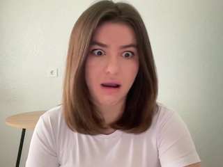 Live webcam model youramy on Soda Cams