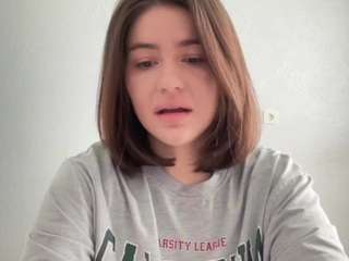 Live webcam model youramy on Soda Cams