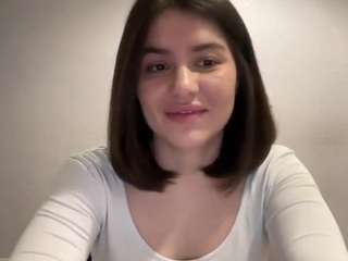 youramy's CamSoda show and profile