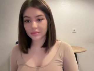 Live webcam model youramy on Soda Cams