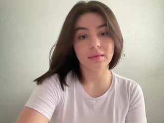 Live webcam model youramy on Soda Cams