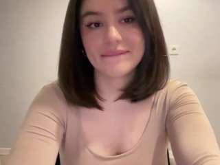 Live webcam model youramy on Soda Cams