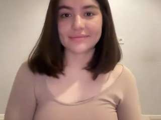 Live webcam model youramy on Soda Cams