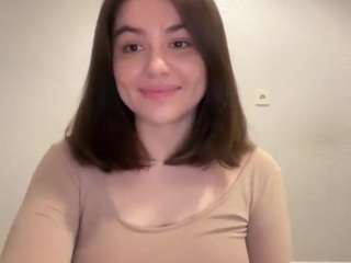 Live webcam model youramy on Soda Cams