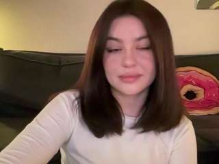 hehe live cam — black-hair, brown-eyes, dirty-talk