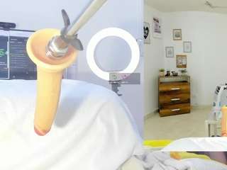 emily-philip Live Webcam on CamSoda