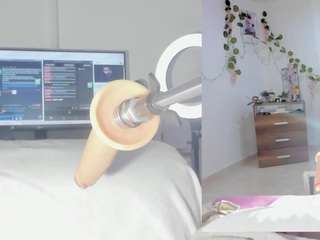 emily-philip Live Webcam on CamSoda