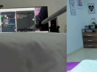 emily-philip's CamSoda show and profile