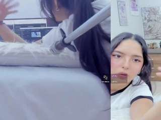 emily-philip live cam profile