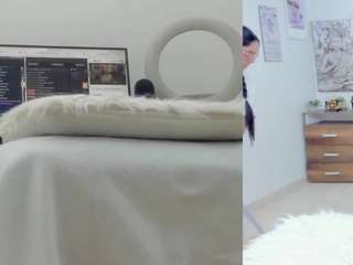 emily-philip live cam profile