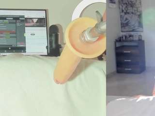 Emily live cam preview