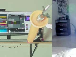 Emily live cam preview