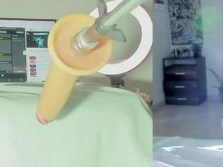Emily live cam preview