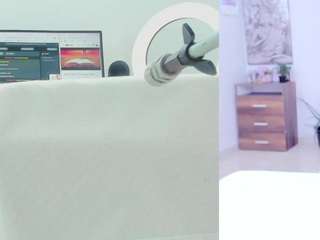 Emily live cam preview