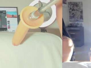 Emily live cam preview