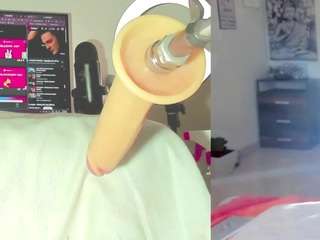 Emily live cam preview