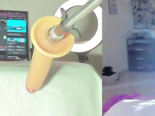 Emily live cam preview