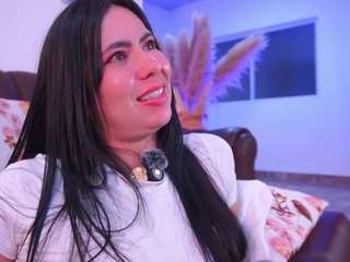  lara-giraldo chat room