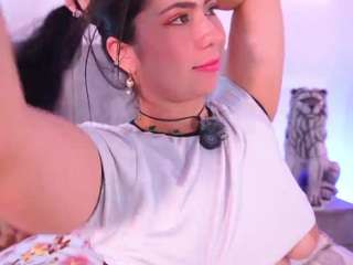 lara-giraldo Squirt live webcam