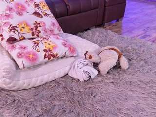 Lara-giraldo's cam show statistics and live stream