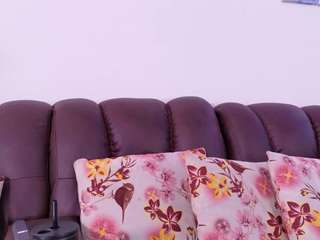Lara Giraldo live webcam show