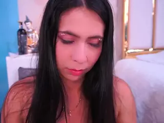 Lara Giraldo's Live Sex Cam Show