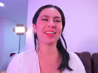 Lara Giraldo's Live Sex Cam Show