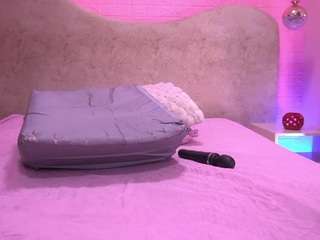 Live cam show with Sara