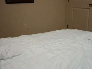 bigbootybullynisha's live room