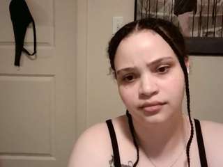 bigbootybullynisha webcam model
