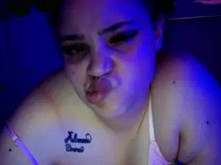 bigbootybullynisha's Live Sex Cam Show