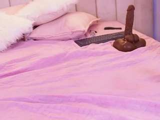 mssbombom webcam model