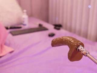 Live webcam model mssbombom on Soda Cams